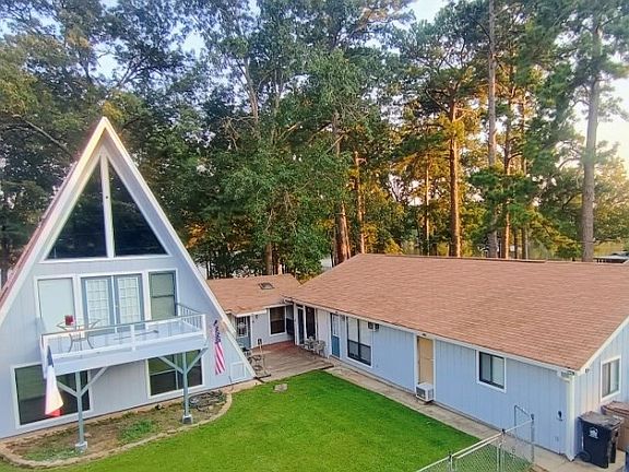 3rd image of 386 Lakeview Dr