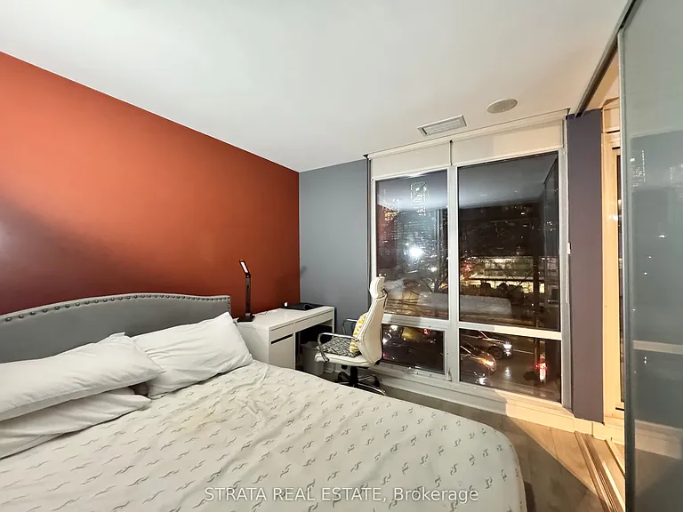 4K Spadina Ave #206 — Photo 7