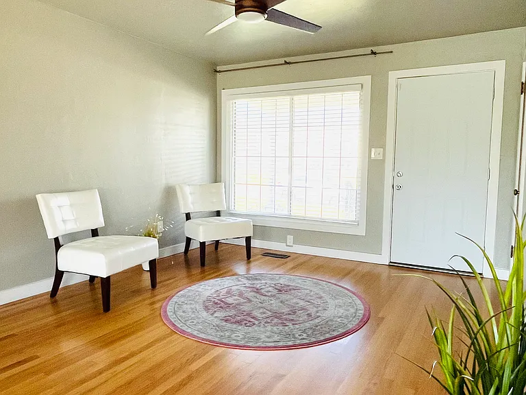 6712 N Ross Ave — Photo 9