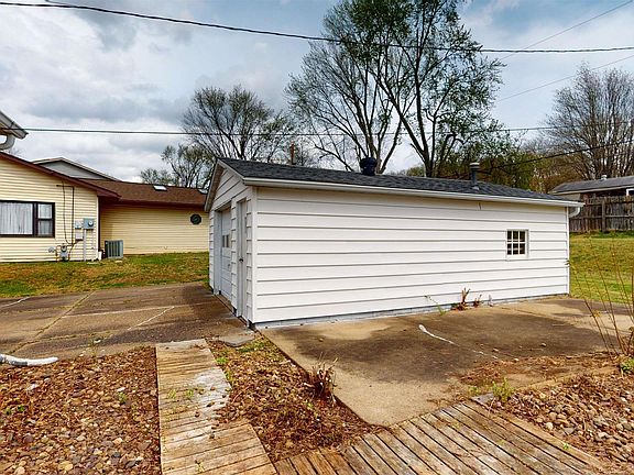 4th image of 4315 Chadwick Rd