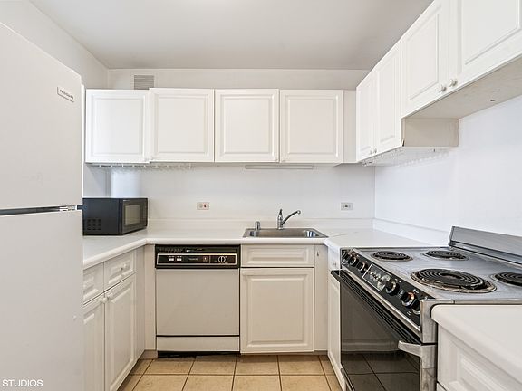 5th image of 3660 N Lake Shore Dr APT 1408