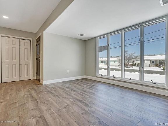 3rd image of 1003 Orlando Dr