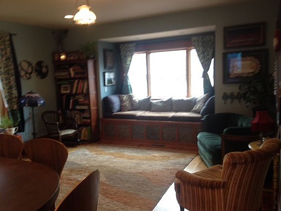 4th image of 644 S 1st St W