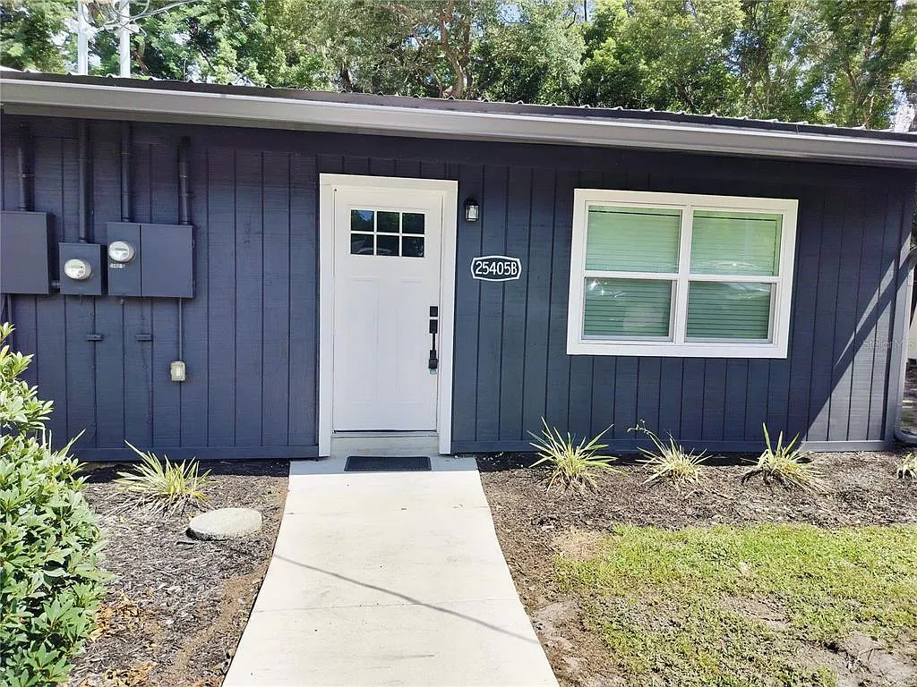 2 bed, 2.0 bath, 1100 sqft, $1,800 — Photo 2