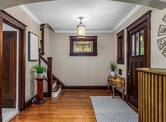 3rd image of 3659 Bellerive Blvd