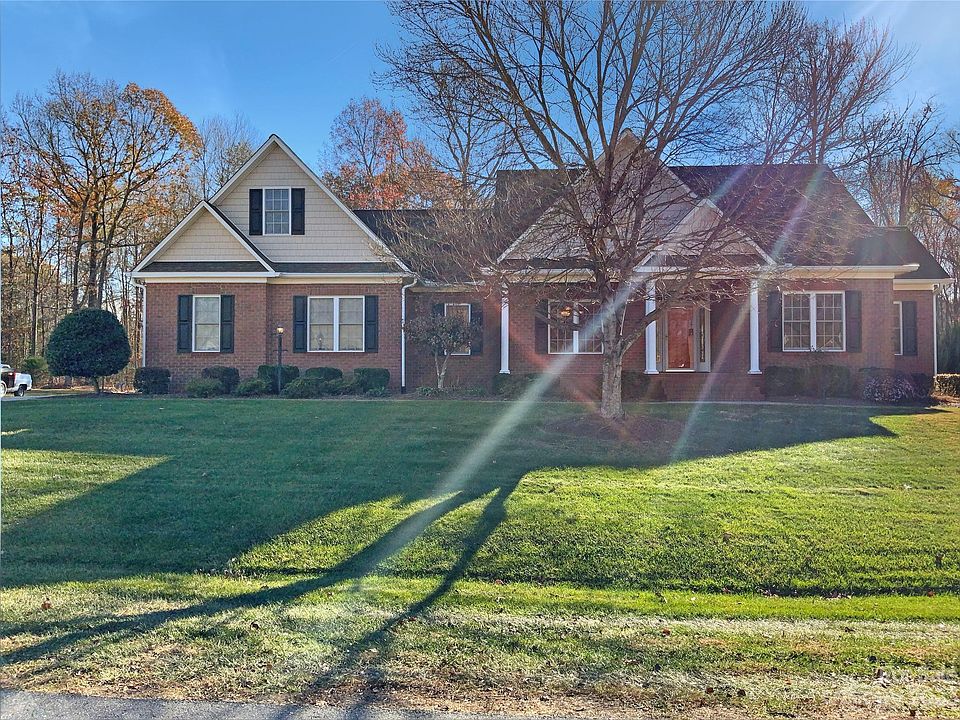 1st image of 147 Winding Brook Way