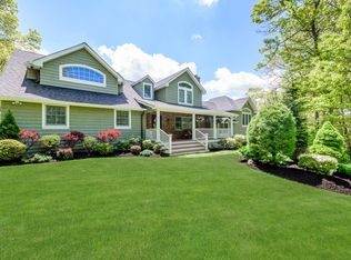 52 Bunkerhill Dr, Huntington, NY 11743