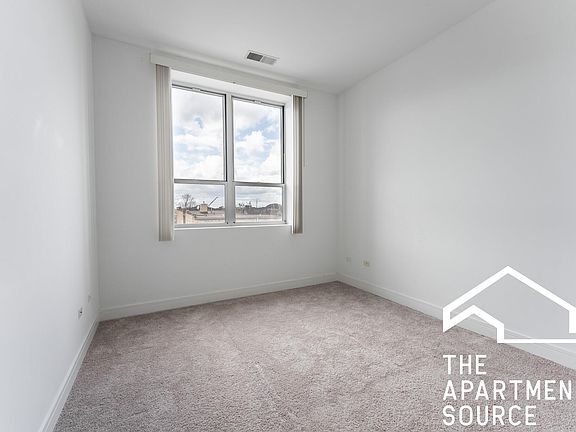 5th image of 4730 N Kimball Ave #U412
