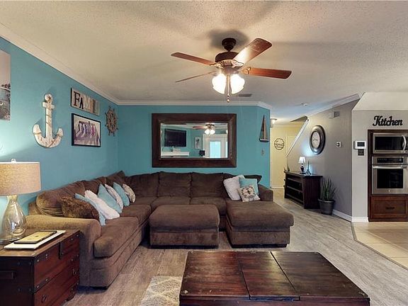 3rd image of 239 Queen Annes Dr