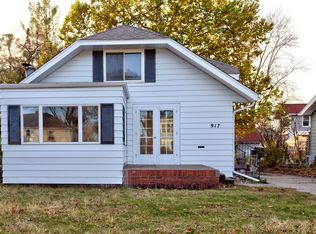 917 Grand Ave, Ames, IA 50010