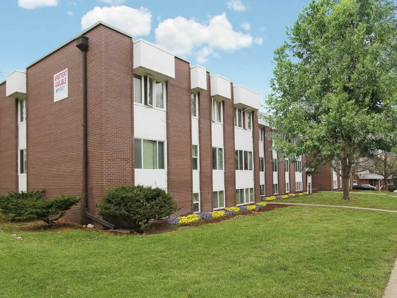 Heritage Apartments — Photo 2