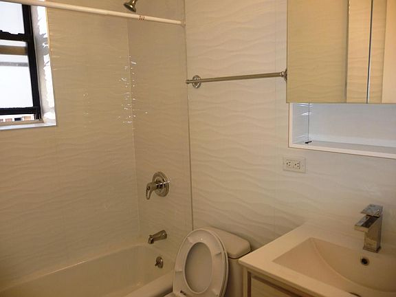 5th image of 3125 Brighton 4th St #1