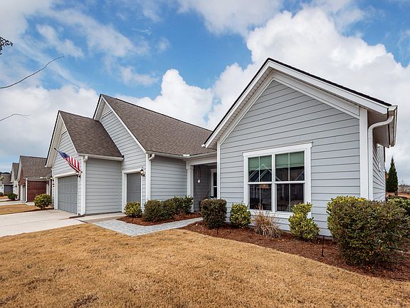3rd image of 484 Hidden Meadow Ln