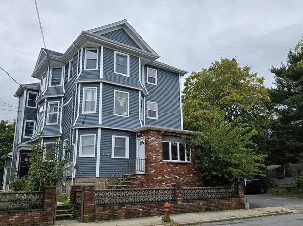 475 Tecumseh St, Fall River, MA 02721