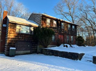 1996 Huntington Rd, Stratford, CT 06614