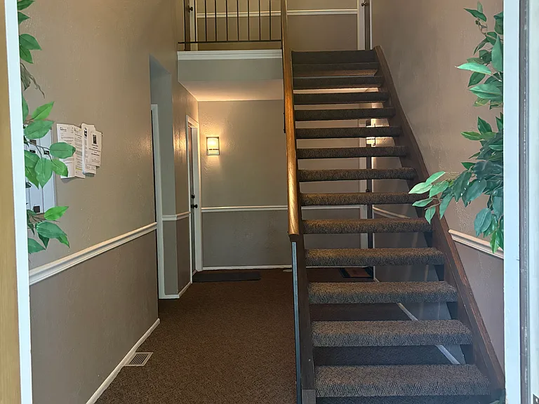 1056 Deerpath Ct — Photo 6