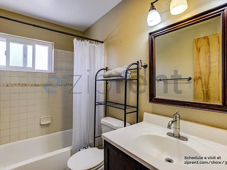 3421 25th St #7 — Photo 8
