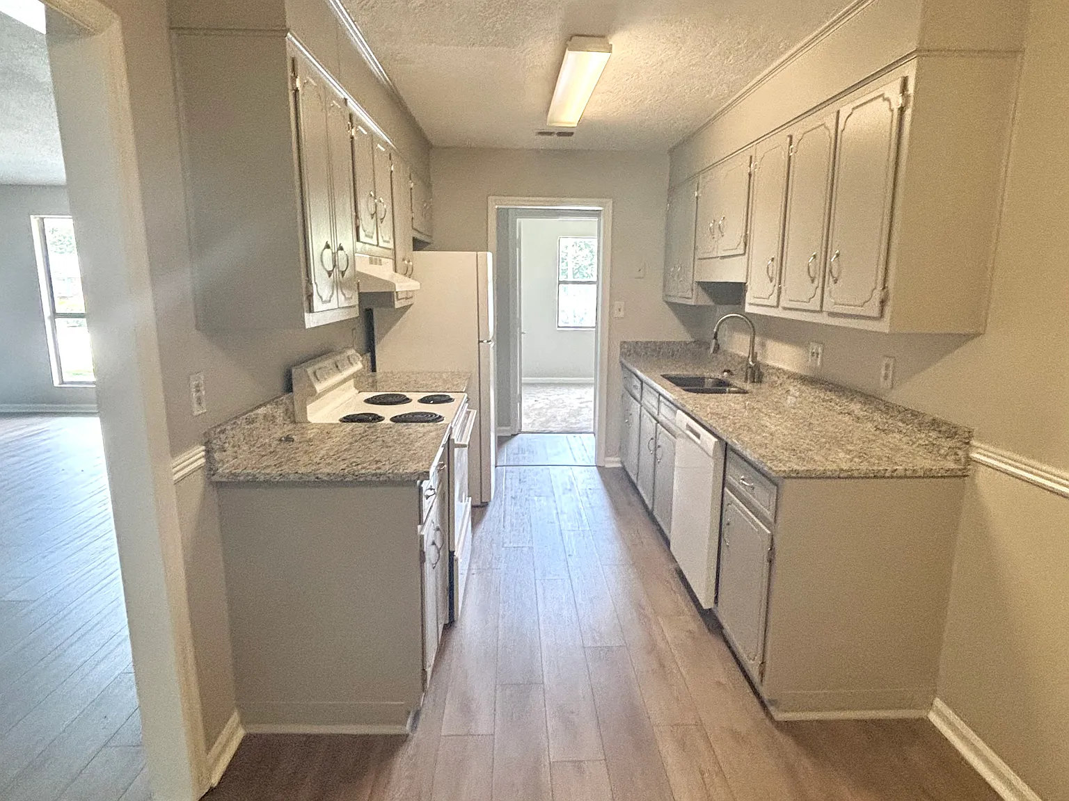 3 bed, 1499 sqft, $1,550 — Photo 4