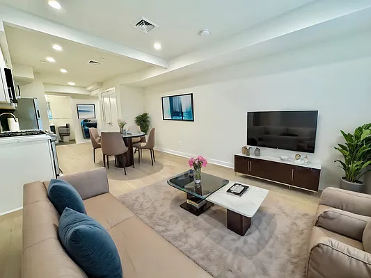 Rented by Amorelli Realty | media 1