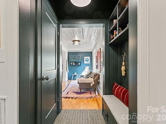 5th image of 114 Holbrook St