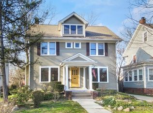 2925 Coleridge Rd, Cleveland Heights, OH 44118