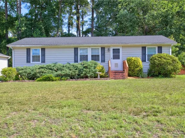 105 Cavalier Dr, Yorktown, VA 23692