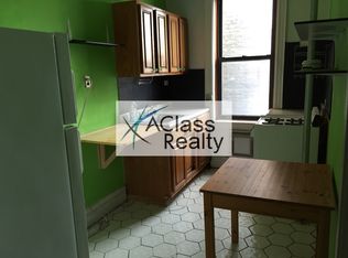 2557 Steinway St, Astoria, NY 11103