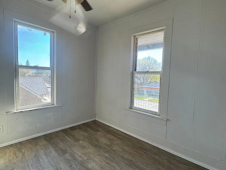704 N Kittitas St — Photo 12