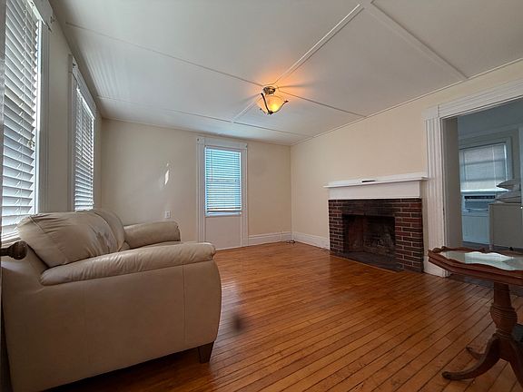 5th image of 74 Puritan Rd