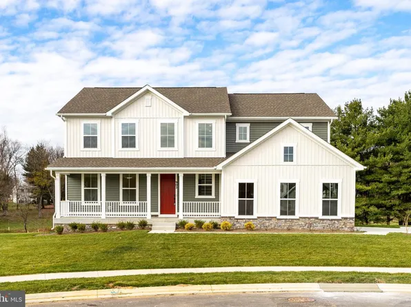 902 Honeyflower Dr, Reisterstown, MD 21136