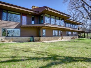 7953 Maurer Rd, Cross Plains, WI 53528