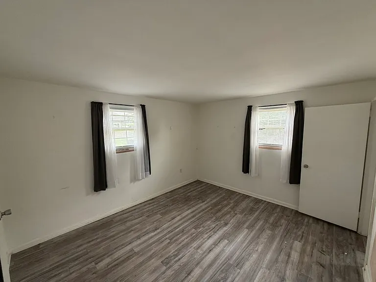 4134 Longshore Ave #2F — Photo 3