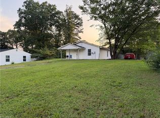 302 Goforth Dr, Thomasville, NC 27360