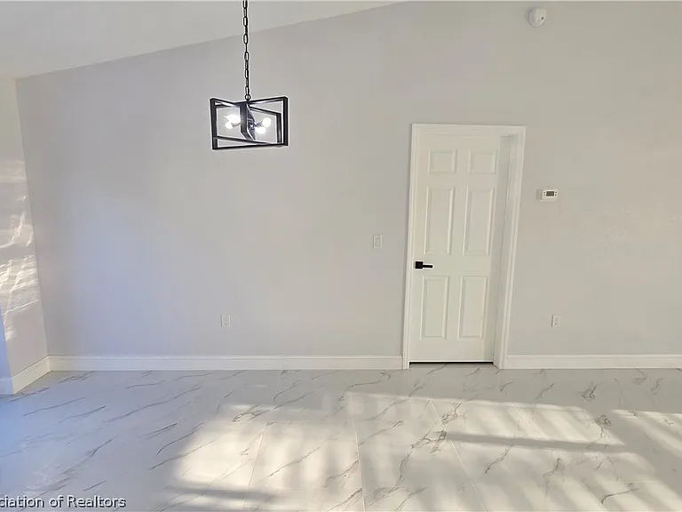 4720 Trout Ave — Photo 13