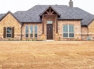 109 Creek Forest Rd, Azle, TX 76020