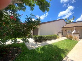 6121 Elsinore Cir, Greenacres, FL 33463