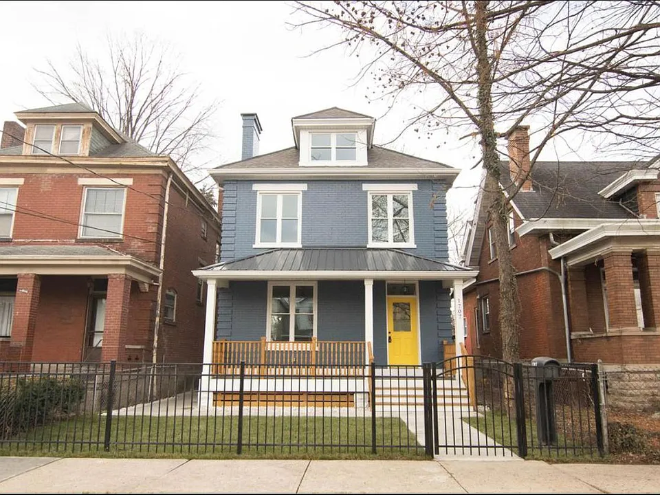 Greenup St