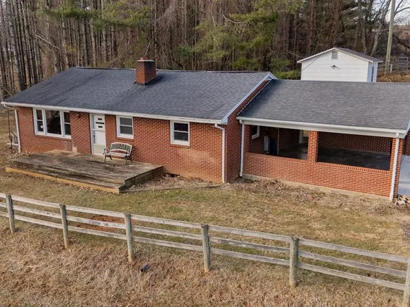 109 Floyd Mountain Ln, Galax, VA 24333