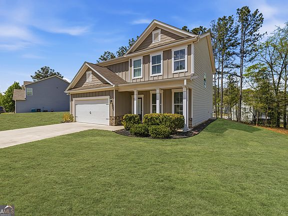 3rd image of 776 Jackson Ct