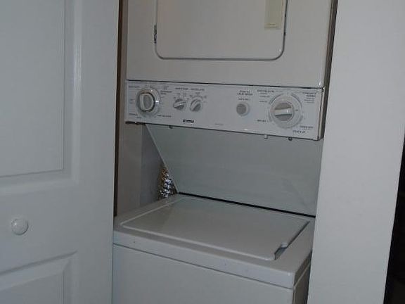 2nd image of 175 Beacon St