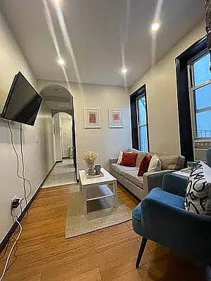 Rented by Oxford Property Group | media 10