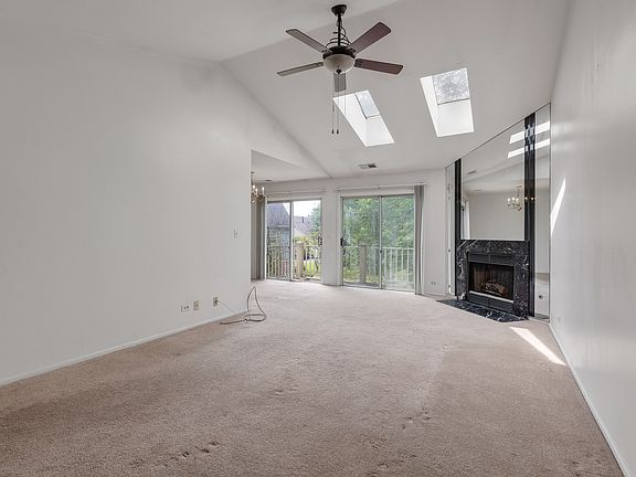 3rd image of 196 Dublin Ct Unit W2