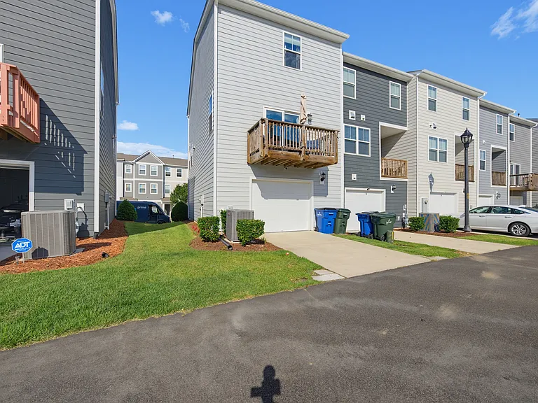 5933 Illuminate Ave — Photo 23