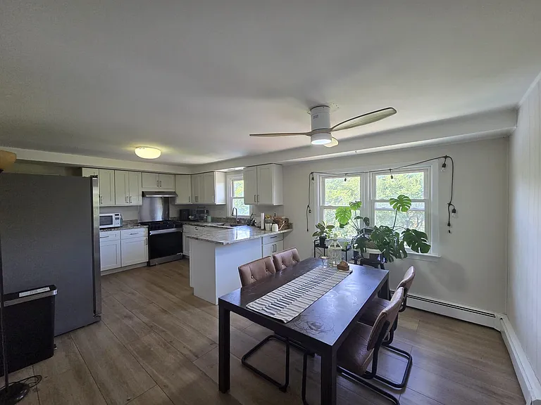360 New York Ave #2 — Photo 2