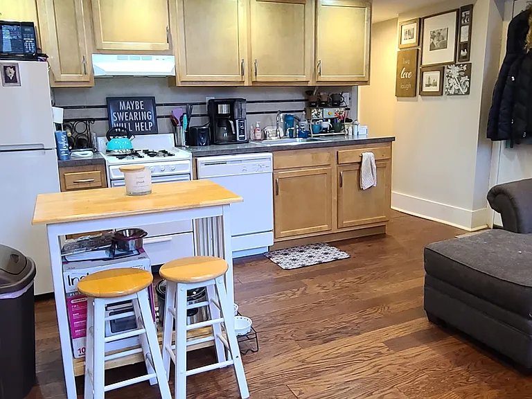 231 Roup Ave #1 — Photo 5