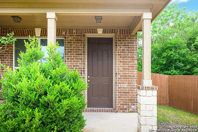 3 bed, 2.5 bath, 2177 sqft, $1,900 — Photo 4