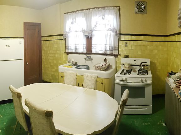 2nd image of 5842 S California Ave