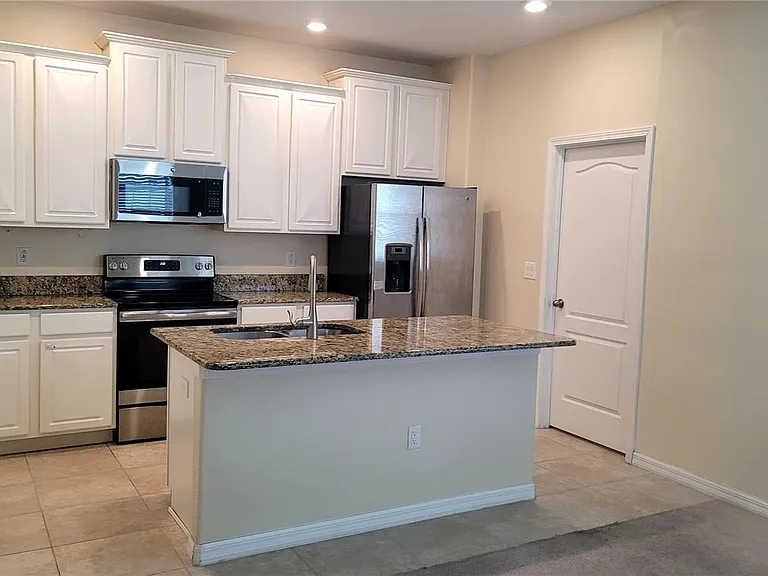 7612 Fairgrove Ave — Photo 13