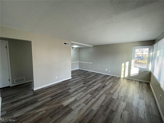 3rd image of 2972 Prange Dr