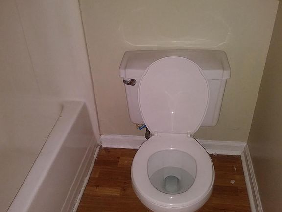 4th image of 2 Cooper Dr